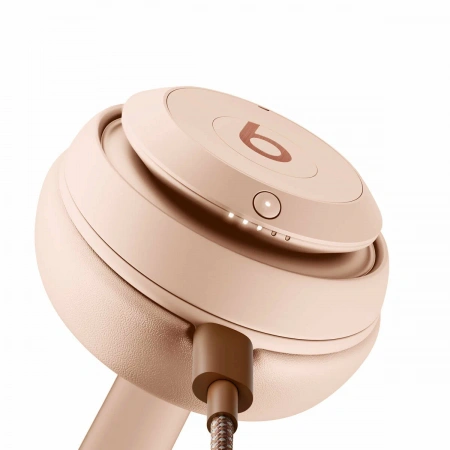 head phones beats studio pro (kim kardashian) moon