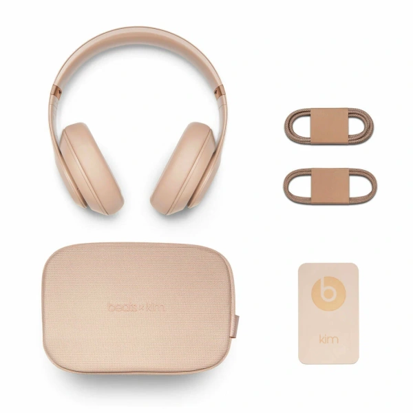 head phones beats studio pro (kim kardashian) moon