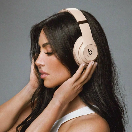 head phones beats studio pro (kim kardashian) moon